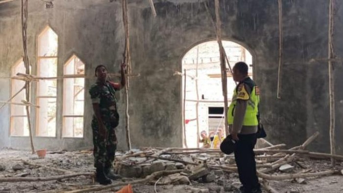 Kerusakan bangunan imbas gempa M 6,3 di NTT