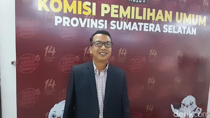 Ketua KPU Sumatera Selatan Amrah Muslimin