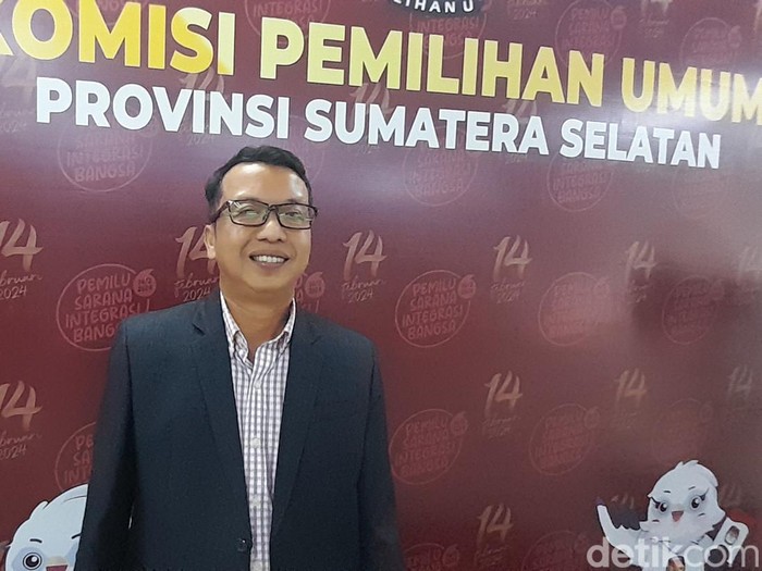 Ketua KPU Sumatera Selatan Amrah Muslimin