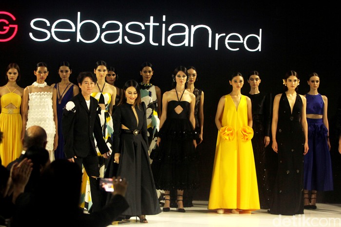 Koleksi Sebastian Gunawan X IPMI di Ballroom The Langham