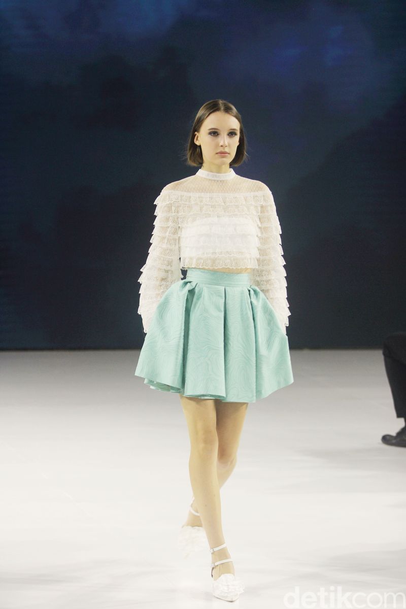 Koleksi Sebastian Gunawan X IPMI di Ballroom The Langham