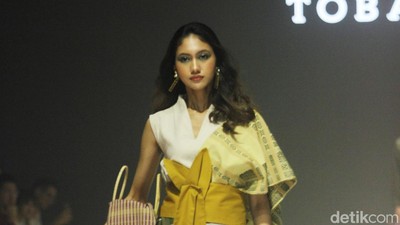 Foto: 10 Koleksi Tobatenun, Busana Modern Terinspirasi Budaya Karo