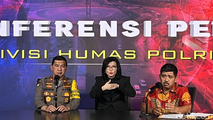 Konferensi pers penangkapan teroris kelompok JAD (Rumondang Naibaho/detikcom)
