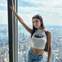 Dia sangat bahagia dan ceria. Tolong jangan berspekulasi mengenai kematiannya karena aku tahu bahwa pria itu akan kembali (berkarier) dan benar-benar berhak lebih banyak Foto: Instagram Kylie Rocket