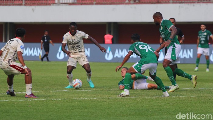 Laga PSS Sleman vs Bali United di Stadion Maguwoharjo Sleman, Jumat (3/11/2023) sore.