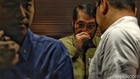 Putusan itu memutuskan capres-cawapres usia di bawah 40 tahun bisa maju pilpres asalkan sudah punya pengalaman menjadi kepala daerah. Namun, putusan itu tak diputus dengan suara bulat oleh hakim MK.