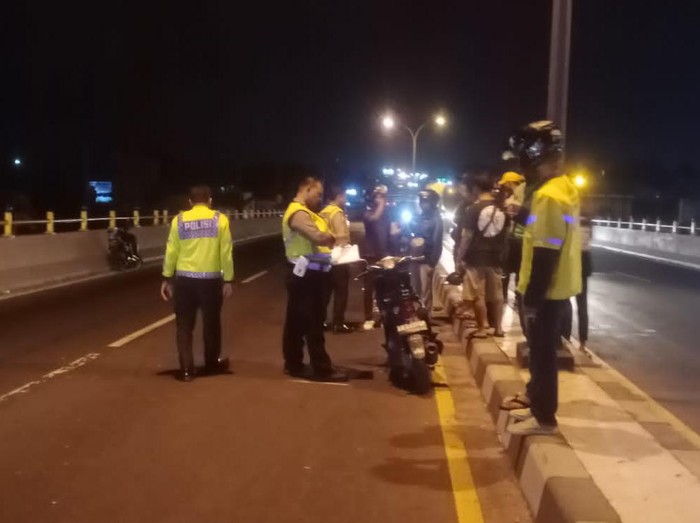 Lokasi kecelaakaan di Jalan RR Majapahit, flyover Janti, Banguntapan, Kabupaten Bantul, Jumat (3/11/2023) dini hari.