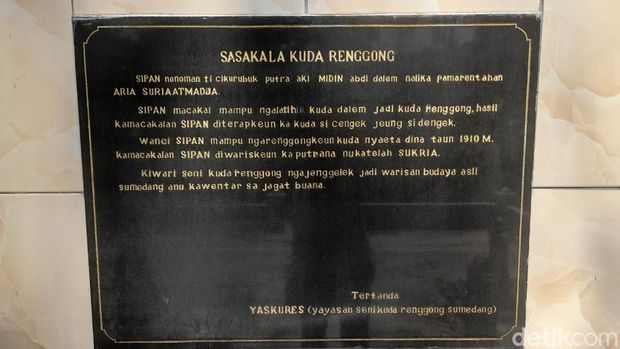 Makam Pencipta Seni Kuda Renggong Sumedang