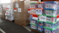 Barang-barang bantuan ini mencakup paket kebersihan, paket bayi, dan peralatan medis yang sangat dibutuhkan oleh masyarakat terdampak konflik Gaza. 