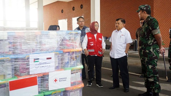 Momen JK Cek Bantuan Logistik untuk Gaza