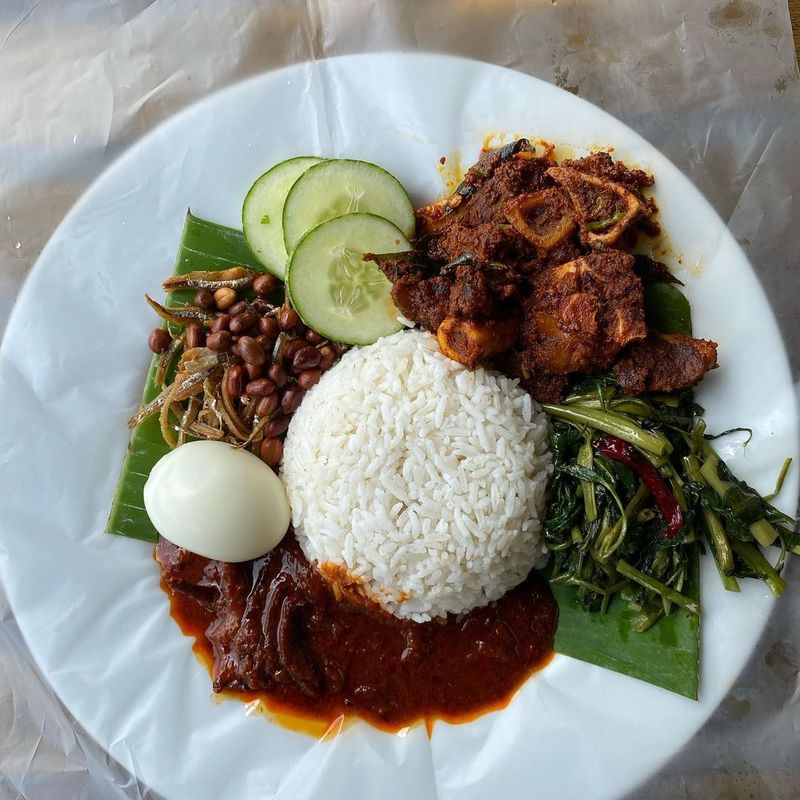 Viral Review Nasi Kandar Non-Halal, Pemilik Kedainya Beri Klarifikasi
