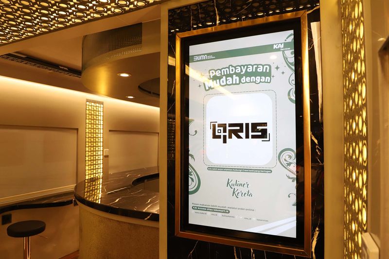 PT Kereta Api Indonesia (Persero) menghadirkan Kereta Makan bernuansa Suite Class yang dirangkaikan pada KA Bima relasi Gambir - Surabaya Gubeng pp mulai Sabtu (4/11). Adapun kereta makan sejenis untuk KA Argo Semeru relasi Gambir - Surabaya Gubeng pp ditargetkan akan dioperasikan pada bulan Desember 2023.