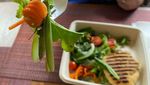 10 Penemuan Benda Aneh Dalam Makanan Bikin Nafsu Makan Hilang