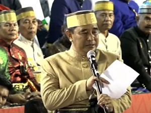 Sentilan Pj Gubernur Sulsel Kebiasaan Demo Bakar Ban di Makassar Harus Diubah