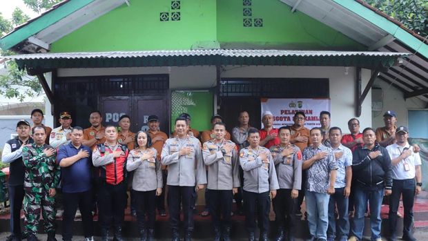 Polsek Mampang Prapatan latih anggota siskamling demi kamtibmas