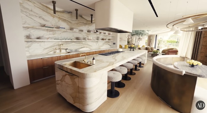 Potret Dapur John Legend dan Chrissy Teigen yang Mereka Anggap Jantung Rumah Potret Dapur John Legend dan Chrissy Teigen yang Mereka Anggap Jantung Rumah
