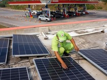 Potret PLTS Pasok Listrik ke SPBU