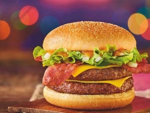 Mantan Pegawai McD Ungkap Rahasia Pembuatan Burger di Dapur Resto