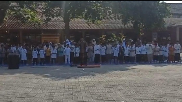 ratusan Siswa SD Gelar Salat Gaib dan Tahlil untuk Palestina