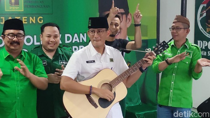 Sandiaga Uno saat berada di kantor PPP Semarang, Jumat (3/11/2023).
