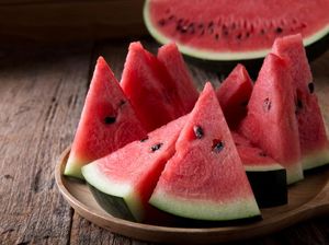 Buah dan Sayur yang Cocok Dikonsumsi Saat Cuaca Panas