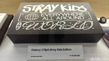 Galaxy Z Flip 5 Stray Kids Edition dibanderol seharga Rp 19.299.000 Foto: Adi Fida Rahman/detikINET