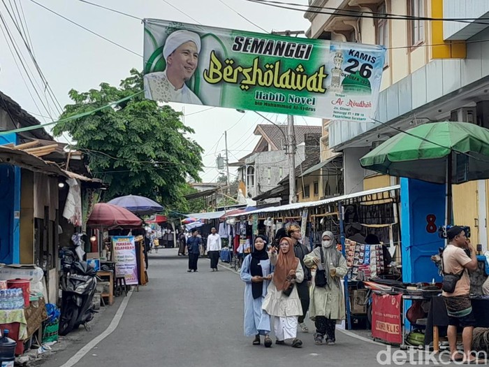 Suasana di sekitar lokasi haul Habib Ali di Solo, Jumat (3/11/2023).
