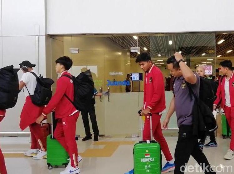 Potret Kedatangan Timnas U-17 Indonesia di Surabaya