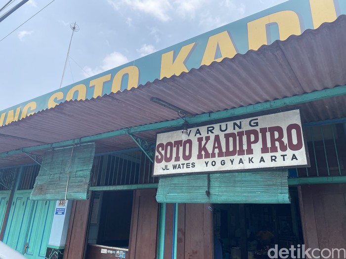 Warung Soto Kadipiro di Jalan Wates, Bantul. 

Foto diambil Jumat (3/11/2023).