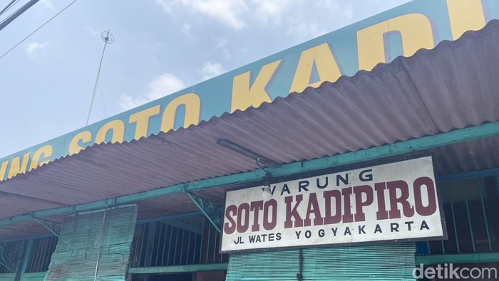 Warung Soto Kadipiro di Jalan Wates, Bantul. 

Foto diambil Jumat (3/11/2023).