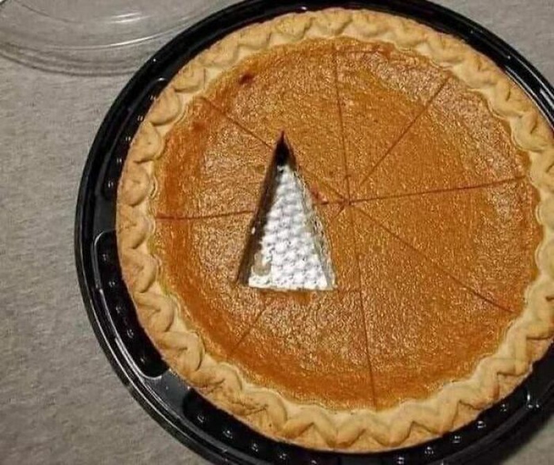 Deretan gambar ini cukup aneh, tapi ternyata lucu juga lho. Menurut kalian mana yang paling lucu nih?