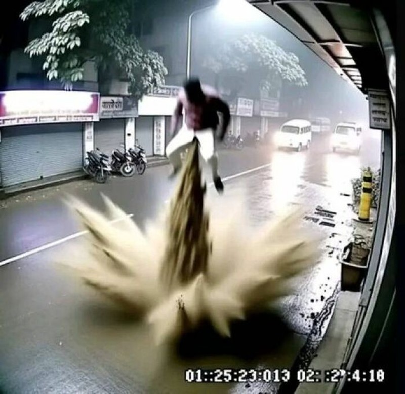 Deretan gambar ini cukup aneh, tapi ternyata lucu juga lho. Menurut kalian mana yang paling lucu nih?