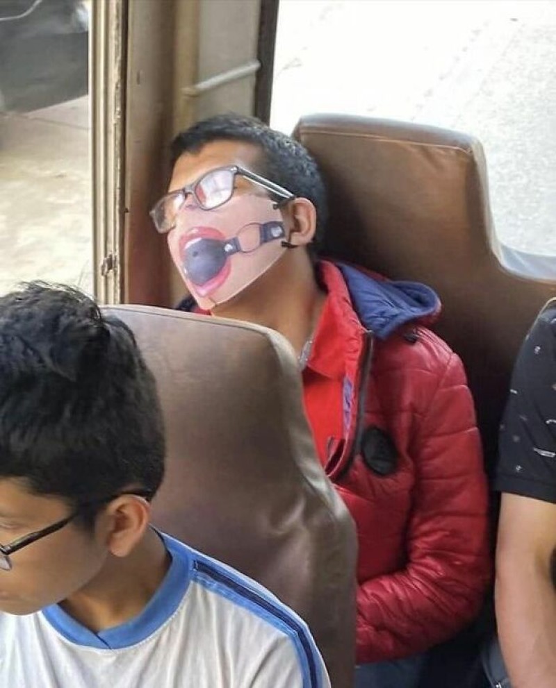 Deretan gambar ini cukup aneh, tapi ternyata lucu juga lho. Menurut kalian mana yang paling lucu nih?