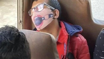 Tunggu sebentar, oh itu masker ya. Foto: (Bored Panda).