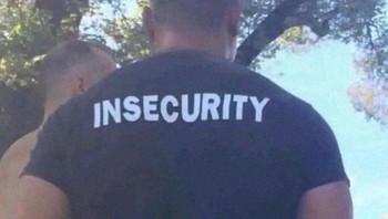 Hmm, kayaknya ada yang salah nggak sih? Foto: (Bored Panda).