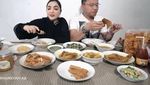 Ashanty Rayakan Ulang Tahun yang ke-40 Pakai Kue Berhias Bunga
