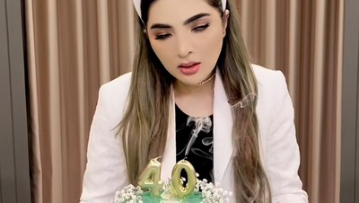 Ashanty Rayakan Ulang Tahun yang ke-40 Pakai Kue Berhias Bunga