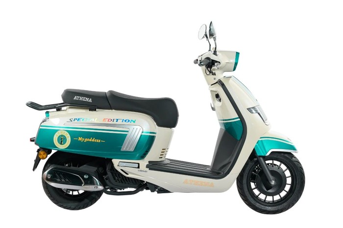 Athena Goddess 125 si kembaran Vespa matik.
