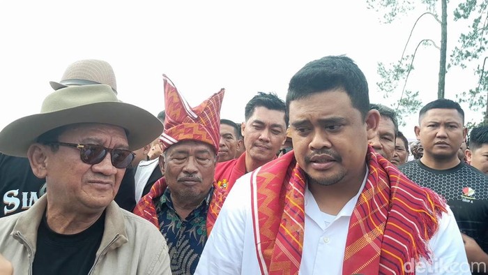 Bobby Nasution dan RE Nainggolan (Nizar Aldi/detikSumut)