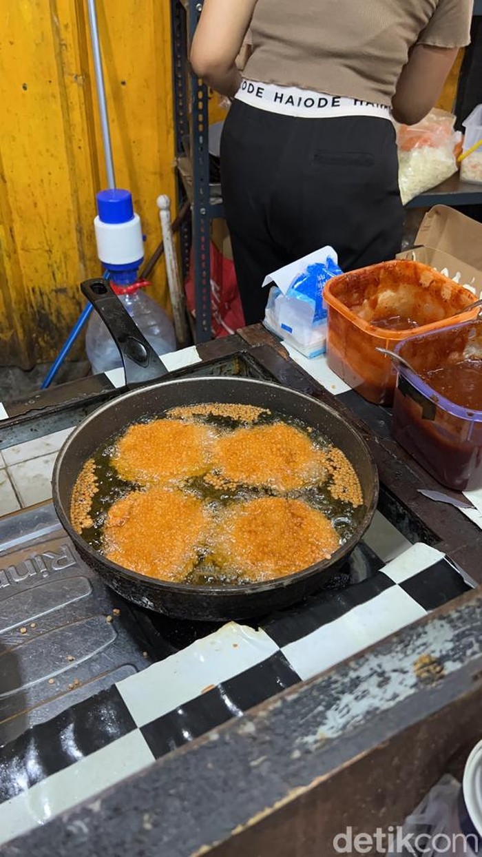 Di AlunAlun Bekasi Ada Steak Ayam Rp 20 Ribuan hingga Souffle Pancake Viral