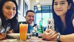 Momen Dian Sastro Pemeran Gadis Kretek Saat Makan Korean BBQ Pakai Beskap