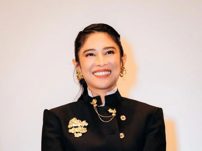 ootd simpel ke pantai