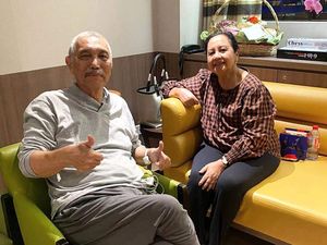Luhut Keluar RS, Kini Masih di Singapura untuk Sementara