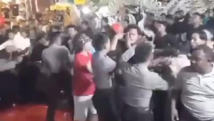 Festival Desa Wisata Cemara di Sumenep Madura ricuh