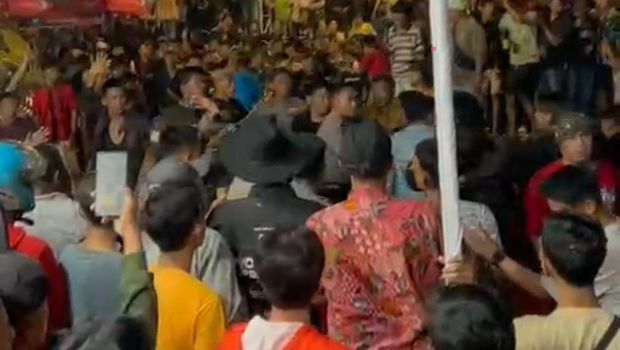 Festival Desa Wisata Cemara di Sumenep Madura ricuh