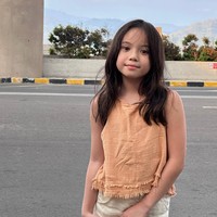 Putri semata wayang Gisella Anastasia dan Gading Marten kini sudah semakin besar. Punya paras yang cantik, penampilan Gempita pun kerap jadi sorotan. Foto: Intagram/@gadiiing/@gisel_la