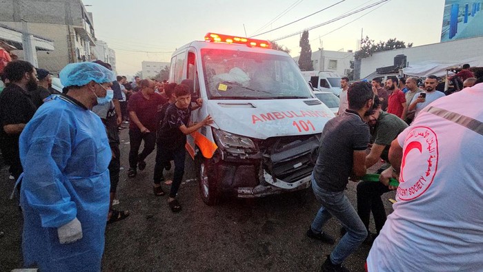 Israel bombardir ambulans di Gaza