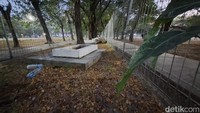 Dikisahkan bahwa munculnya makam terebut bersamaan dengan turunnya tujuh bidadari di masing-masing makam. Versi lain menyebutkan ketujuh bidadari itu justru keluar dari gundukan tanah. (Foto: Yaslinda Utari Kasim/detikSulsel)