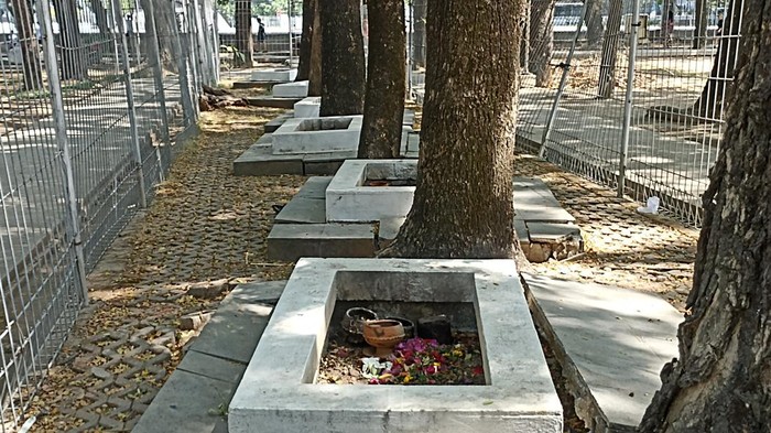 Makam Tujua di Karebosi Makassar