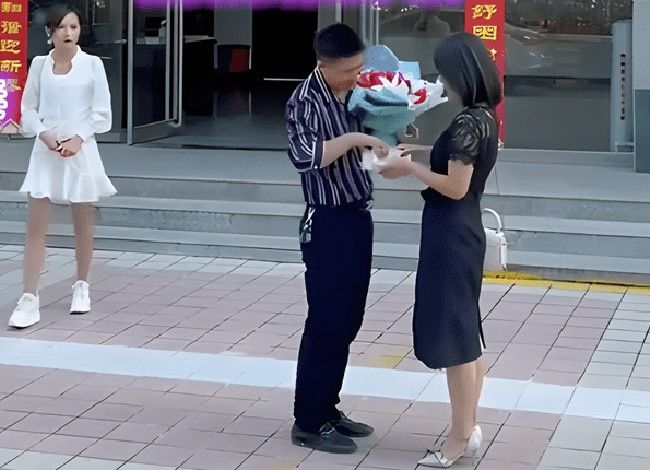 Pria langsung daftarkan pernikahan lagi setelah keluar dari sidang cerai